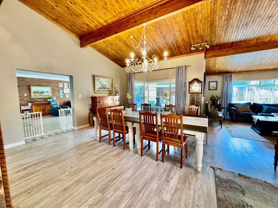 5 Bedroom Property for Sale in Mooivallei Park North West